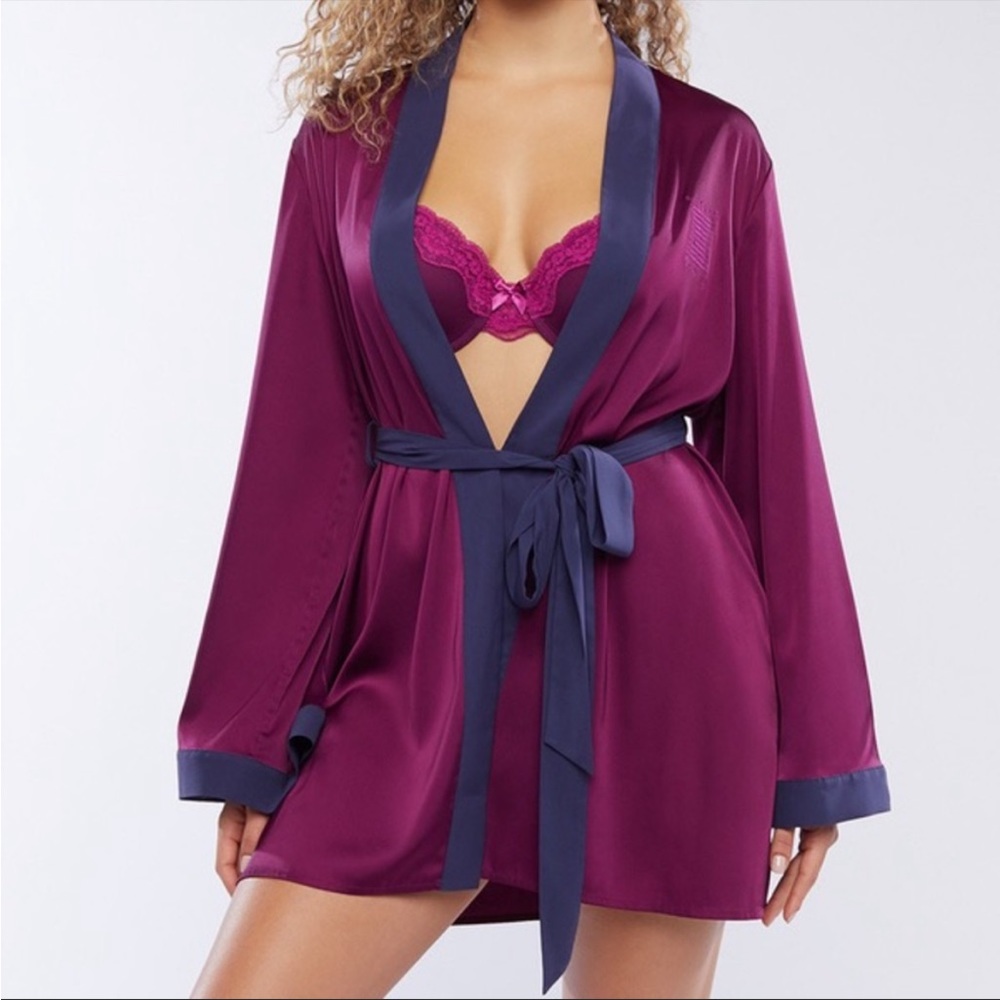SAVAGE x FENTY Women's Short Silky Robe Logo Purple Raspberry XS / Small